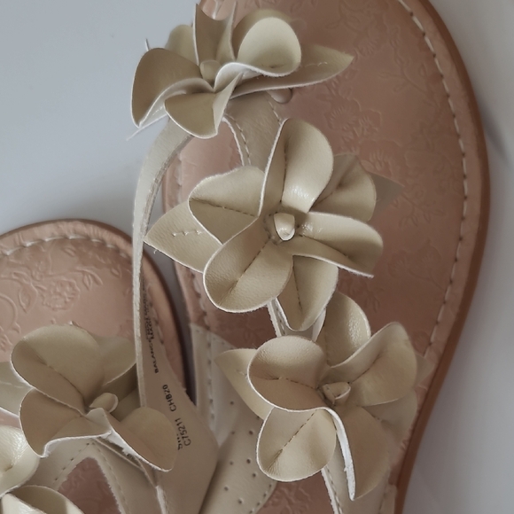 b.o.c. Floral Sandals - Picture 3 of 9